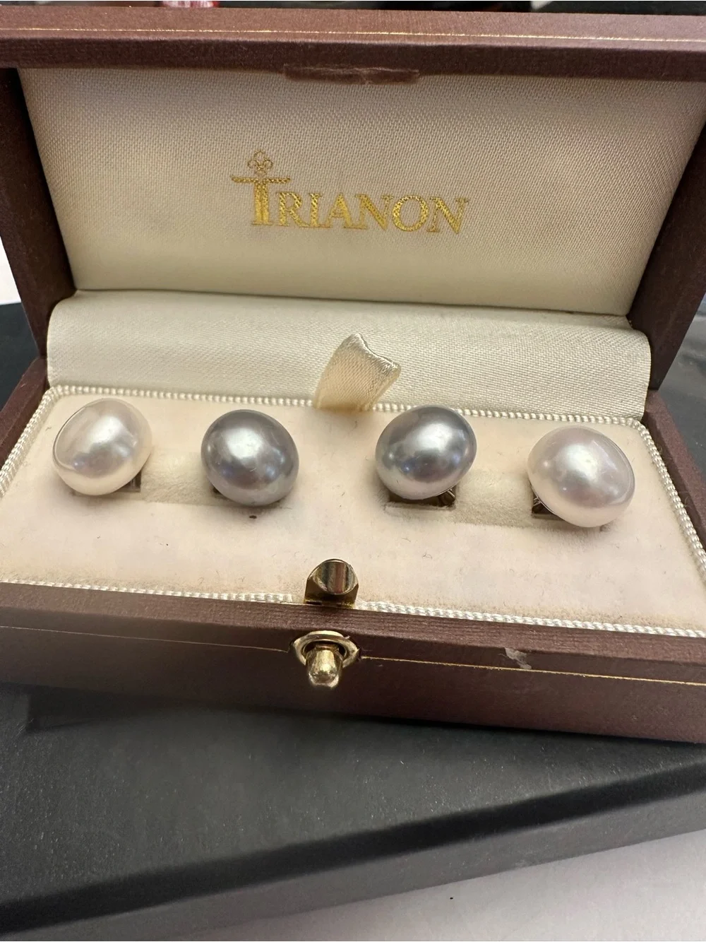 BNIB TRIANON PEARL AND 18K WHITE GOLD CUFFLINKS $2150 - Picture 1 of 10